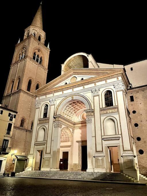 Apartment Under The Basilica Of Sant'Andrea Mantua Zewnętrze zdjęcie